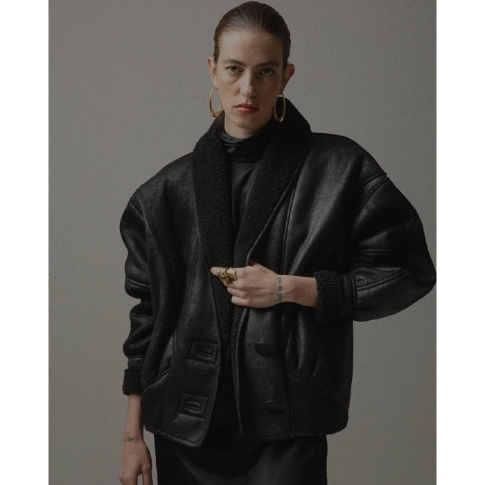 The Classic Shearling Crop Black