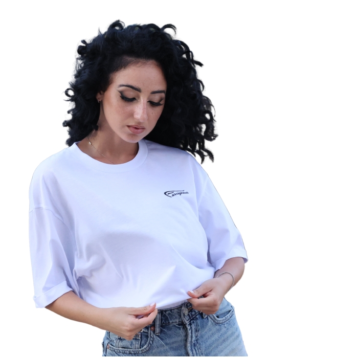 Stefania Shirt Over: La Caduta della Foglia - Simbolo di Crescita e Rinnovamento