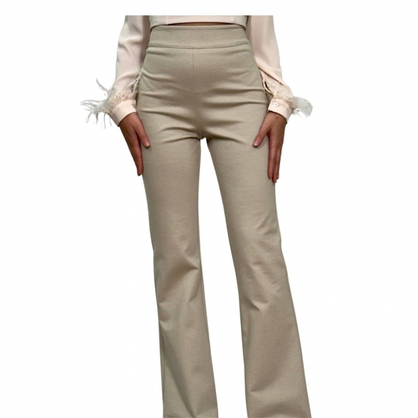 Pantalone Zampa con lana. Beige. Celye