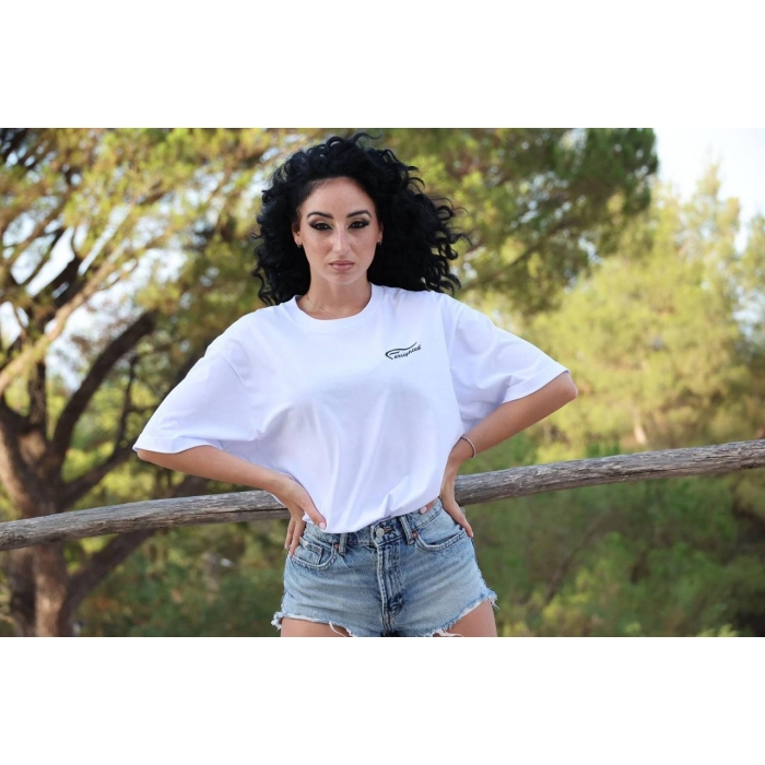 Stefania Shirt Over: La Caduta della Foglia - Simbolo di Crescita e Rinnovamento